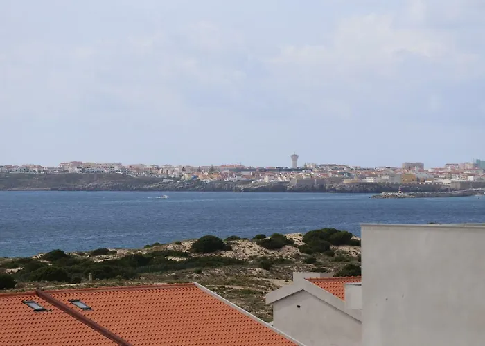 Surf And Stones פניש